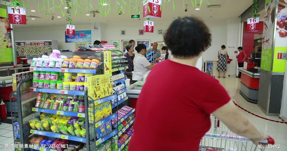 超市商场购物 家庭主妇市民生蔬菜活市场买东西 实拍高清视频素材SP049超市收银台前