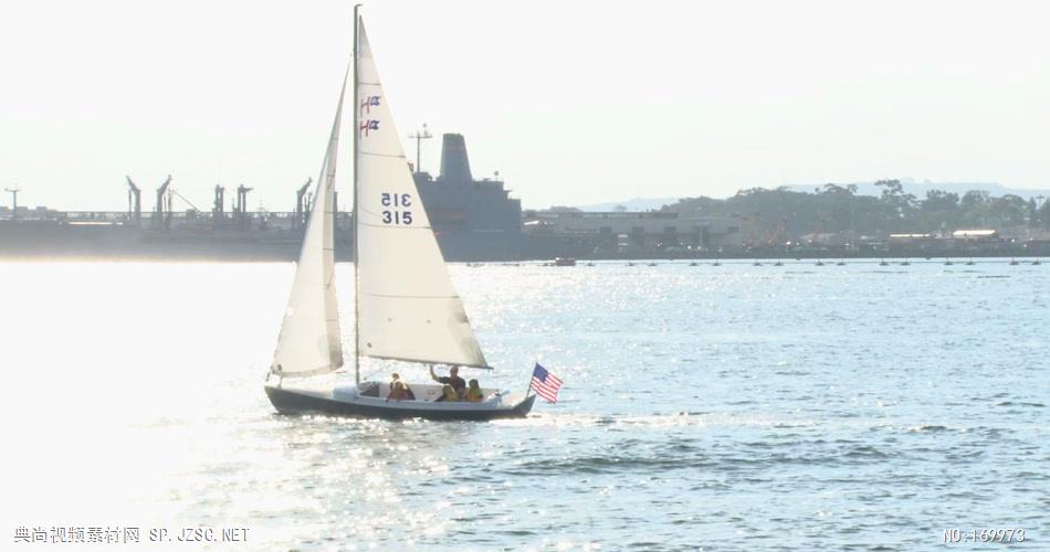 -帆船航海波浪款Y6876帆船游过海面 led视频素材库