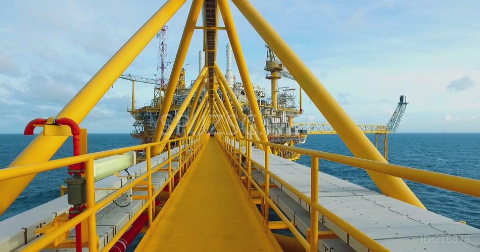海上石油开采矿井资源视频素材