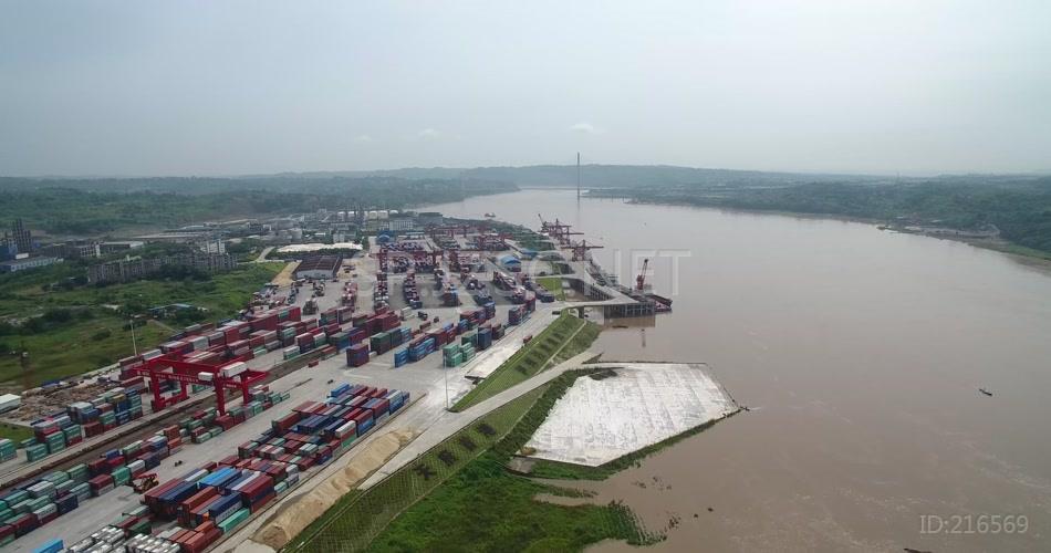 航拍 鸟瞰长江 港口 码头 河流 车流 集装箱码头 泸州港
