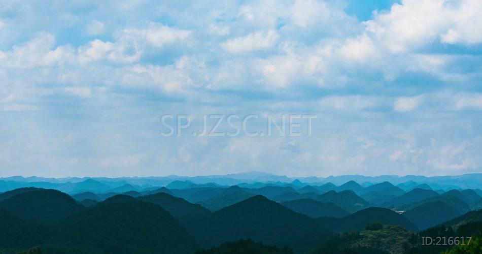 实拍4K高山顶蓝天白云朵山村风光延时视频素材