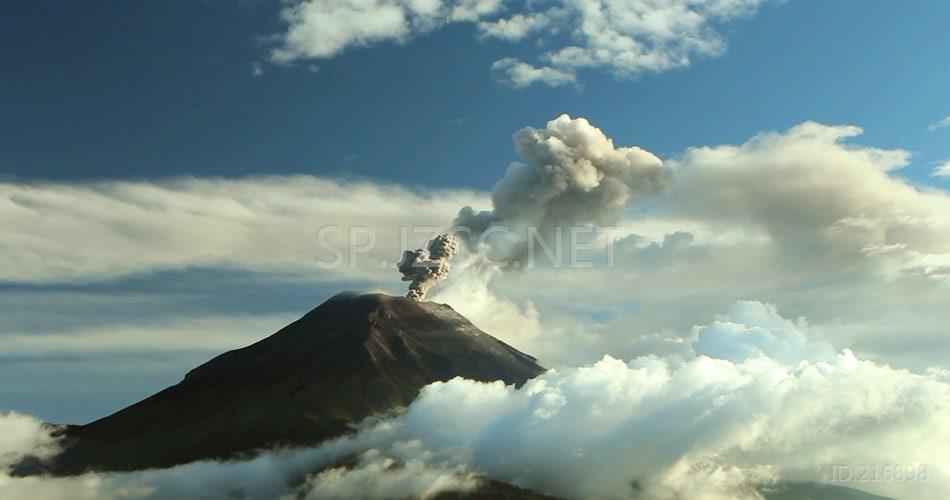 火山喷发天空云层大自然美景视频素材