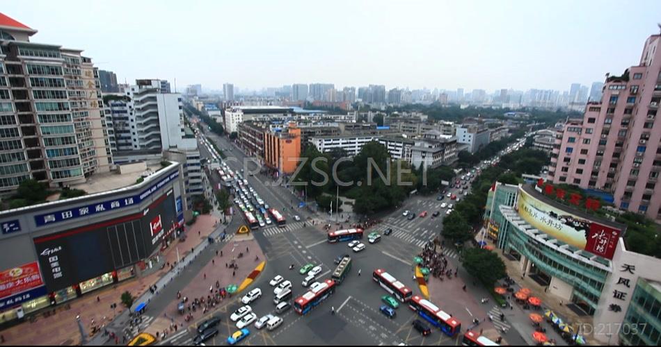 俯拍车辆行驶城市十字路口交通实拍背景视频