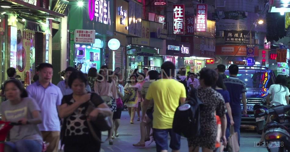 地摊夜市小吃热闹人群人流视频素材