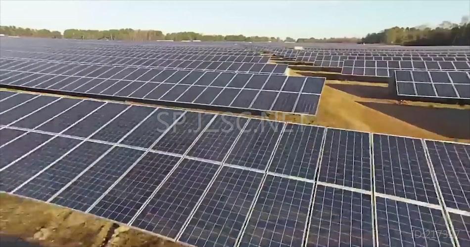 4K航拍绿色清洁新能源太阳能电板研发生产制造
