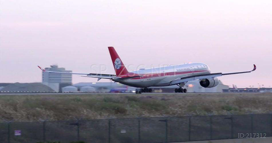 4K实拍航空客机降落机场背景视频