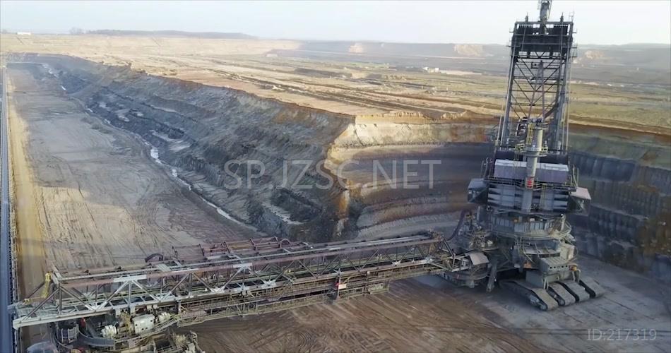 4K航拍大型漏天矿场矿产开采背景视频
