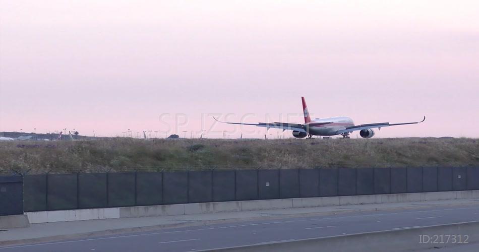 4K实拍航空客机降落机场背景视频