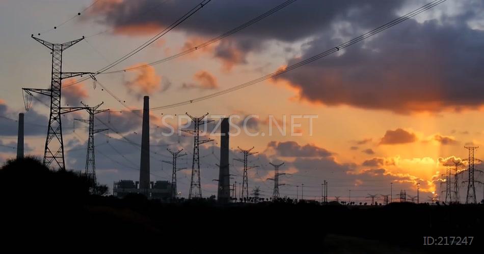 黄昏夕阳电力铁塔电网电力设备延时拍摄