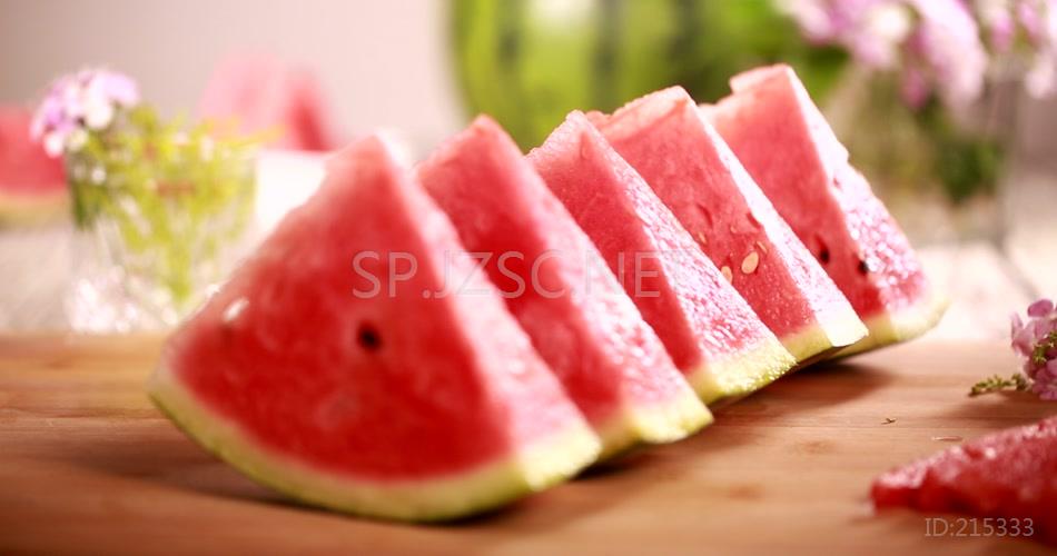 特写新鲜西瓜美食养生绿色水果视频素材