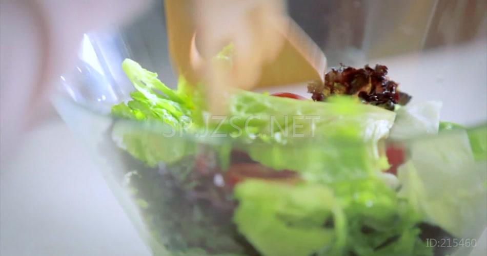 绿色健康煮菜一家人幸福生活实拍背景视频