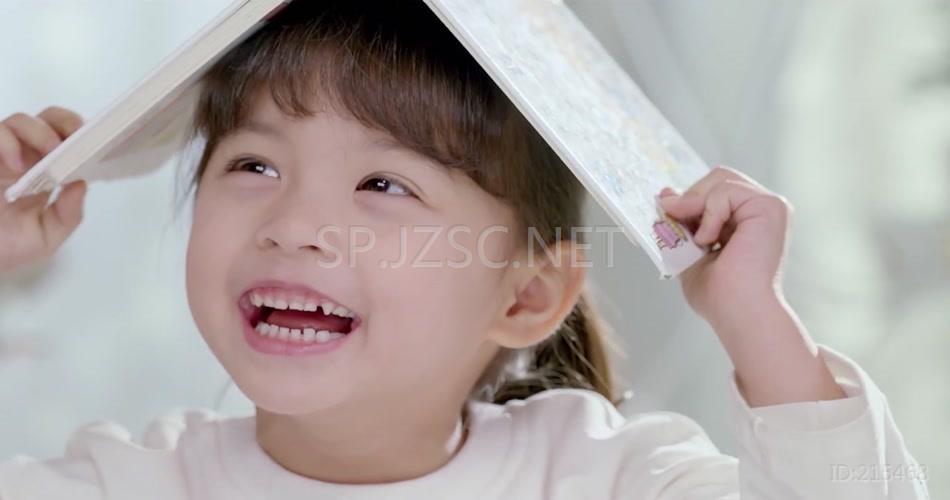清新唯美阳光可爱小孩放风筝高清实拍视频
