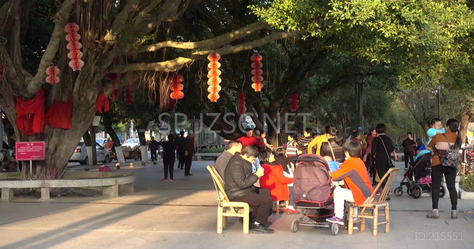4k夕阳夕照公园老人休闲广场舞幸福生活晚年