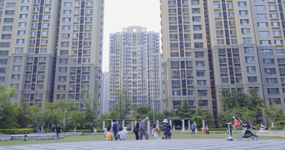 温馨4K社区生活回家欢声笑语实拍视频素材